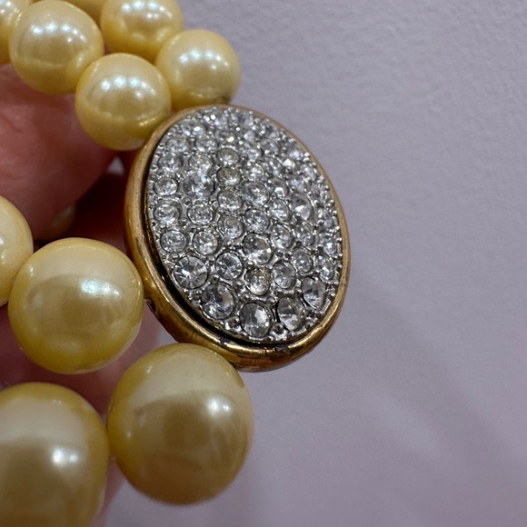 AVON VINTAGE President's Club Double Strand Faux Pearl Pavé Crystal Oval Pendant - Picture 8 of 13